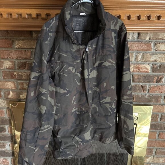 Old Navy Men’s Dark Green Camo Jacket Size Large Built In Hood - Picture 2 of 9